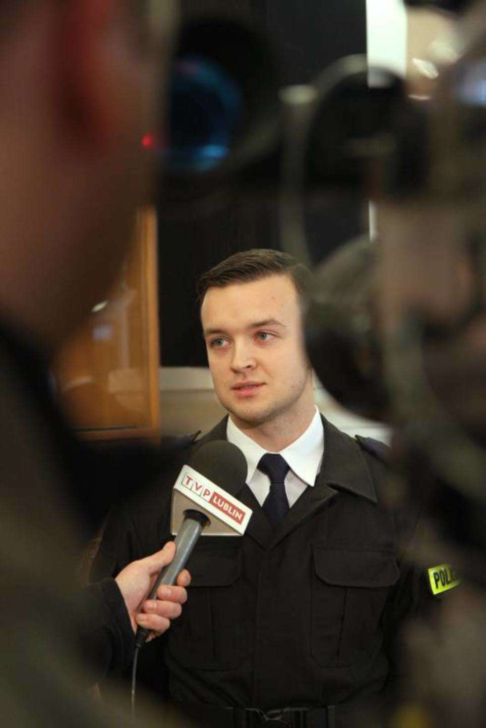  Przysięga policjantów garnizonu lubelskiego. (zdjęcie 4) - Autor: Maciej Kaczanowski