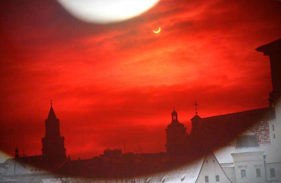  Częściowe zaćmienie Słońca w Lublinie. (zdjęcie 2) - Autor: Maciej Kaczanowski