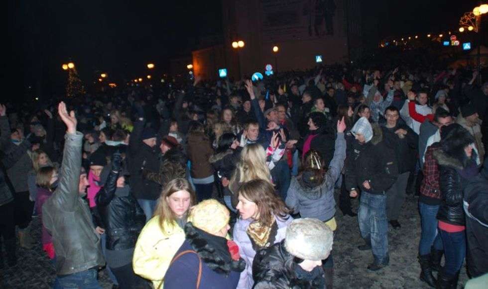  Chelmianie powitali 2011 rok na pl. Gdanskim 