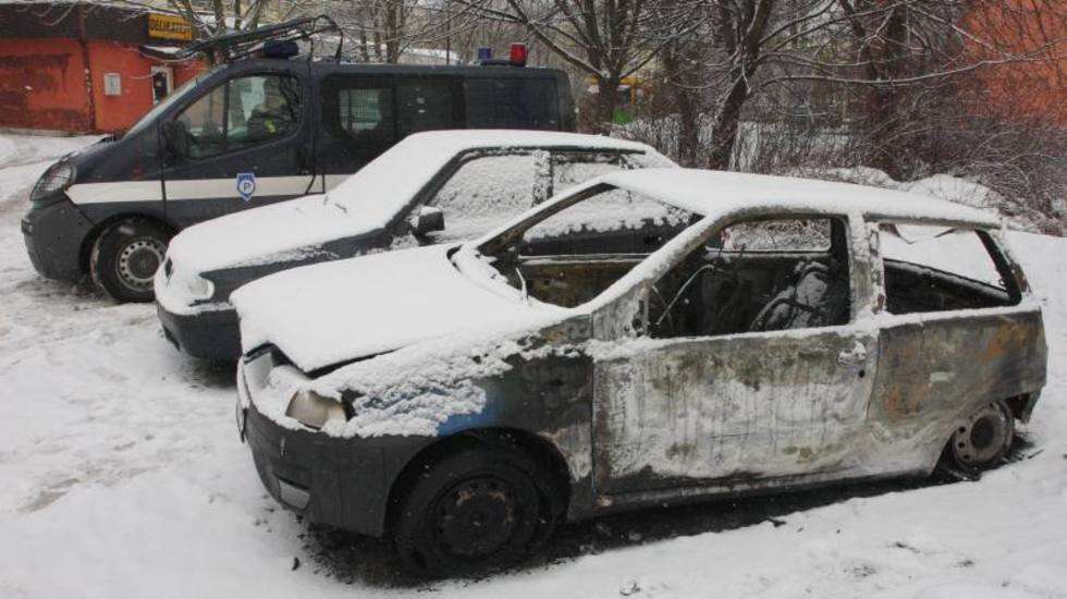  Nieznani sprawcy podpalili 8 samochodów. (zdjęcie 4) - Autor: Maciej Kaczanowski