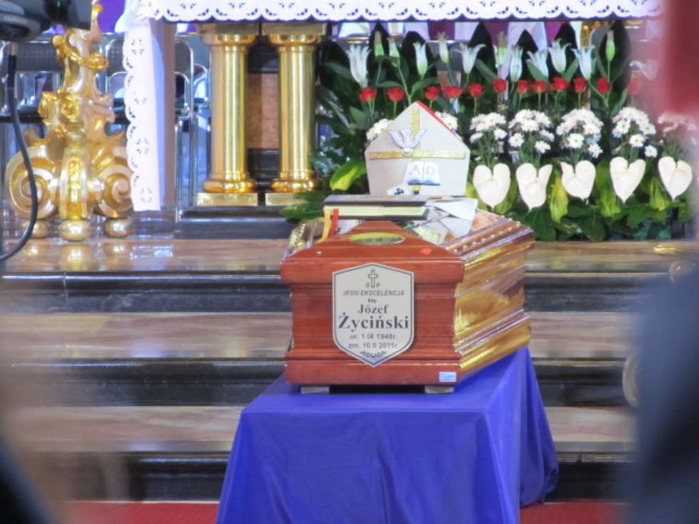  Pogrzeb arcybiskupa (zdjęcie 12) - Autor: Internauta Jerzy