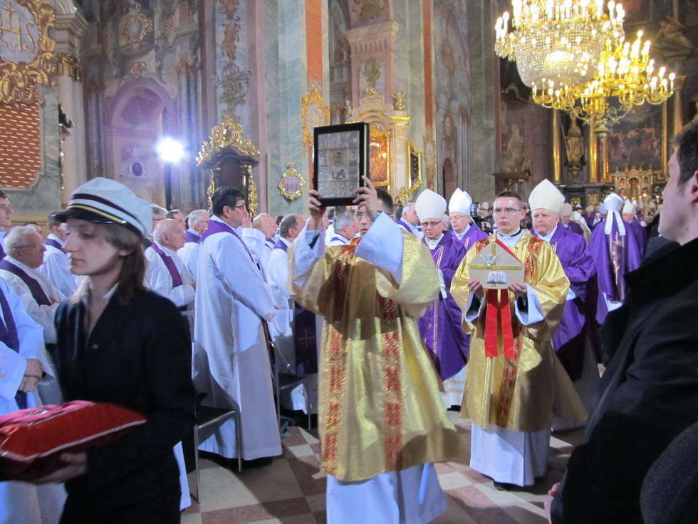  Pogrzeb arcybiskupa (zdjęcie 23) - Autor: Internauta Jerzy