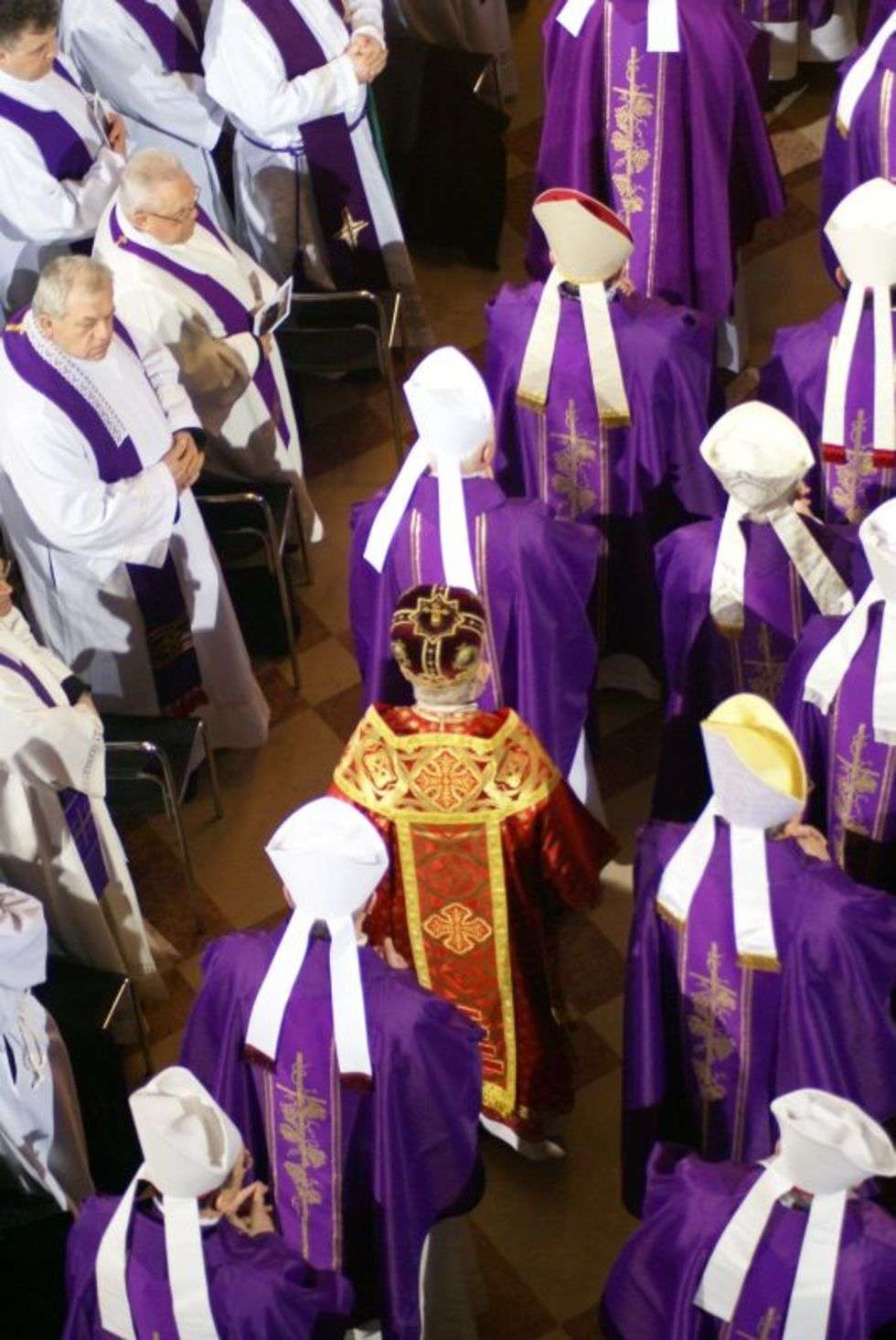  Pogrzeb arcybiskupa (zdjęcie 30) - Autor: Internaukta Beata