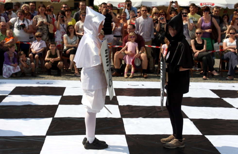  Mecz szachowy pod Trybunalem