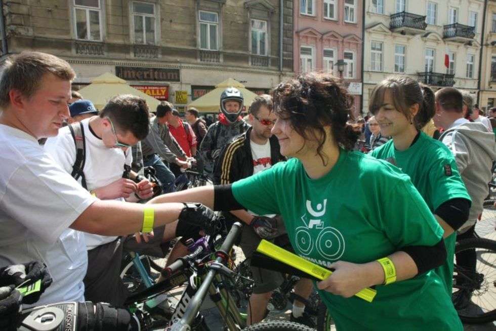  Rajd i piknik rowerowy w Lublinie z okazji Dnia Europy (zdjęcie 4) - Autor: Maciej Kaczanowski