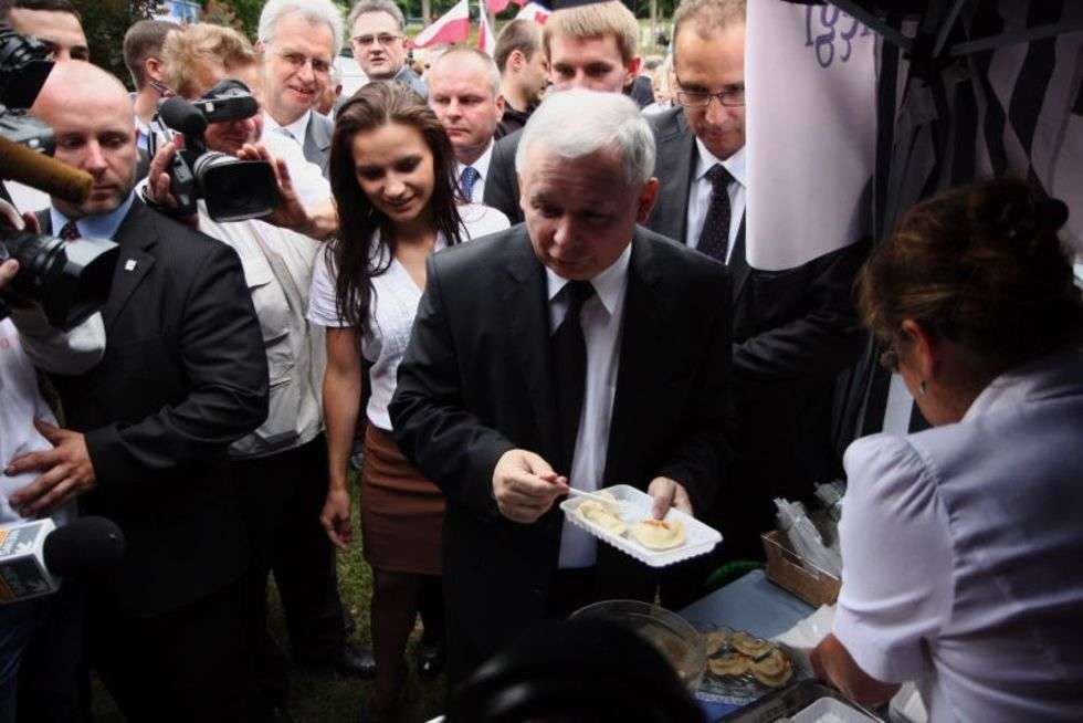  Jarosław Kaczyński w Rybczewicach (zdjęcie 8) - Autor: Jacek Świerczynski