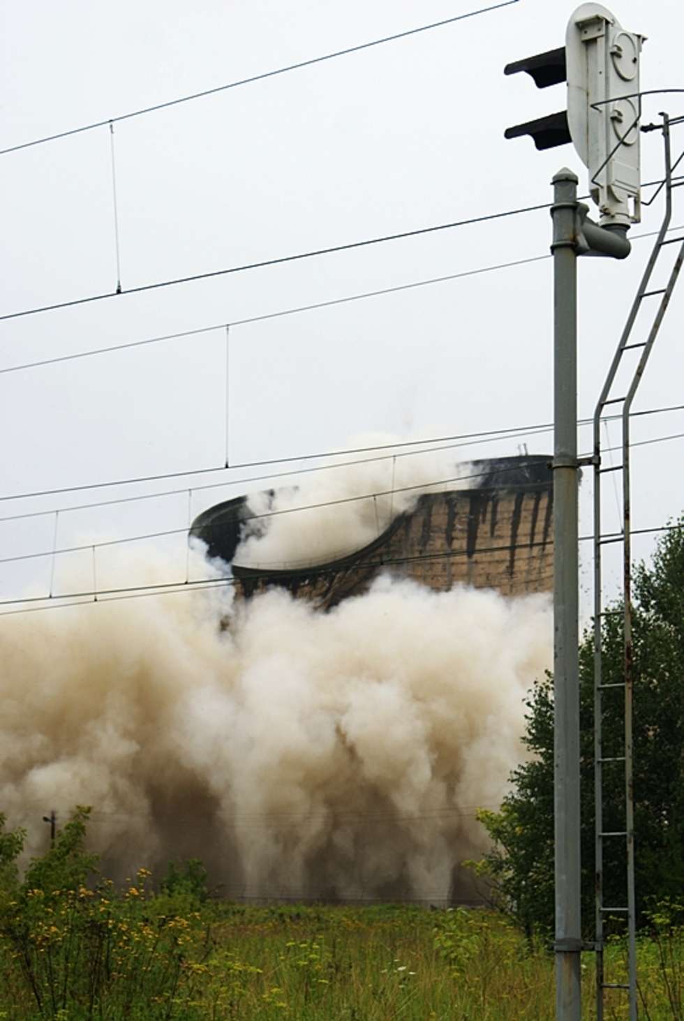  Wyburzanie komina w Lublinie (zdjęcia Internautów) (zdjęcie 10) - Autor: Pawel Walczak / lublinforum.com
