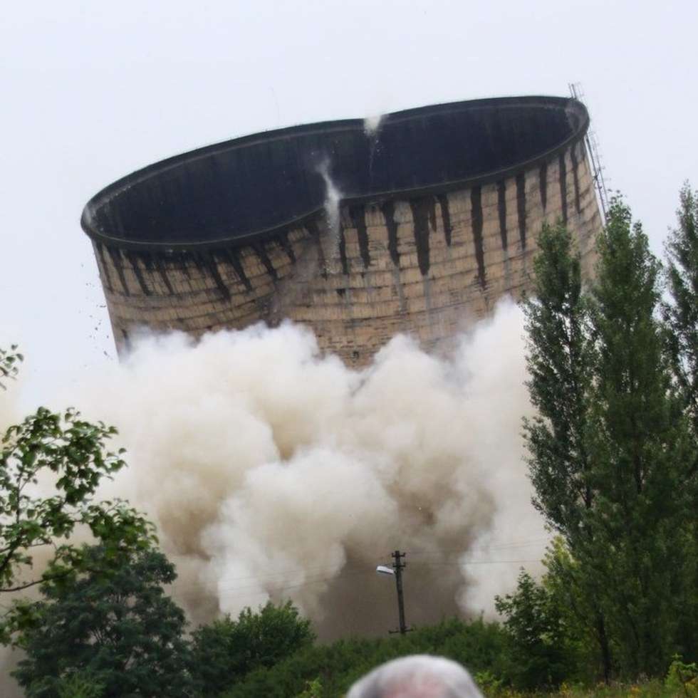  Wyburzanie komina w Lublinie