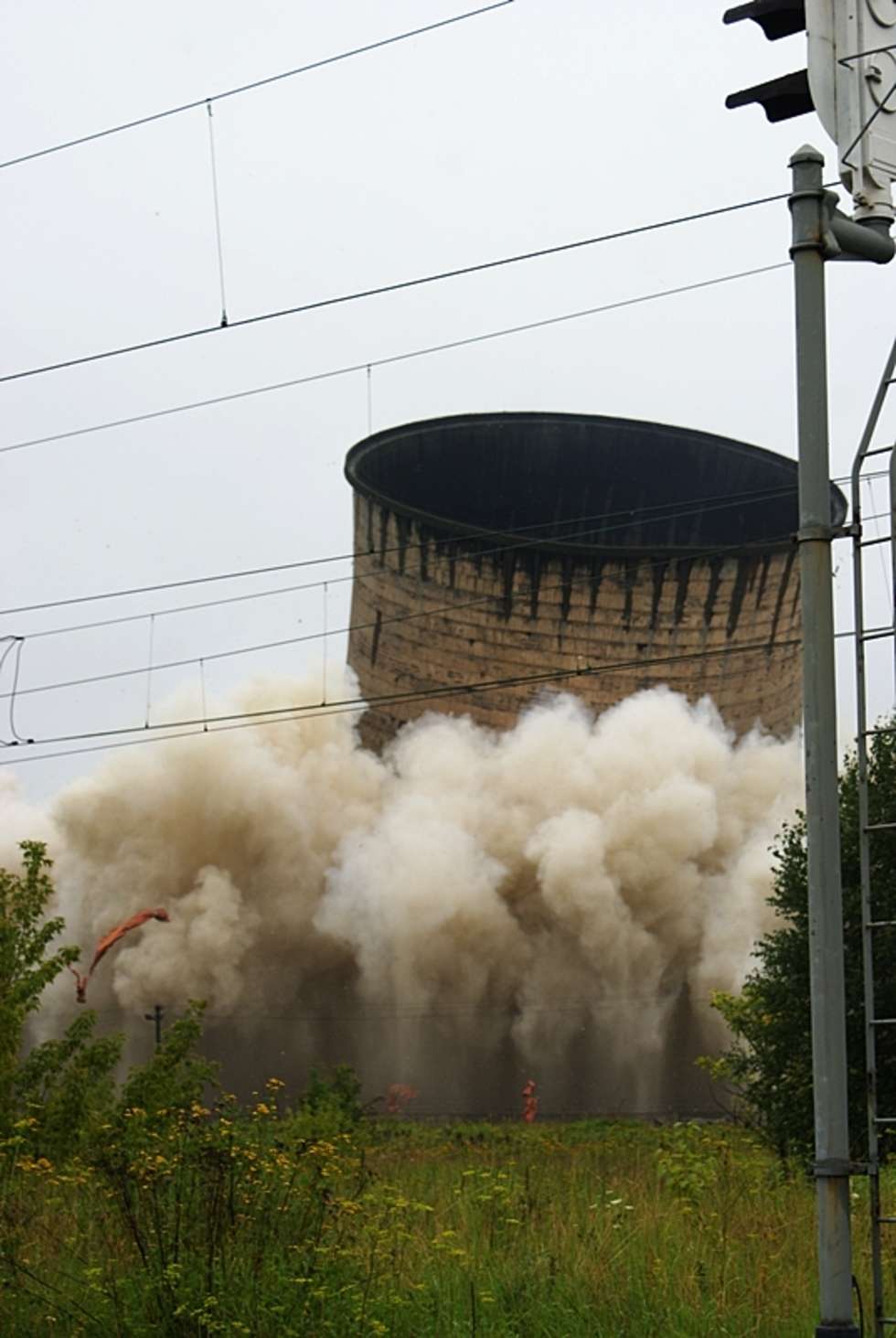  Wyburzanie komina w Lublinie (zdjęcia Internautów) (zdjęcie 8) - Autor: Pawel Walczak / lublinforum.com