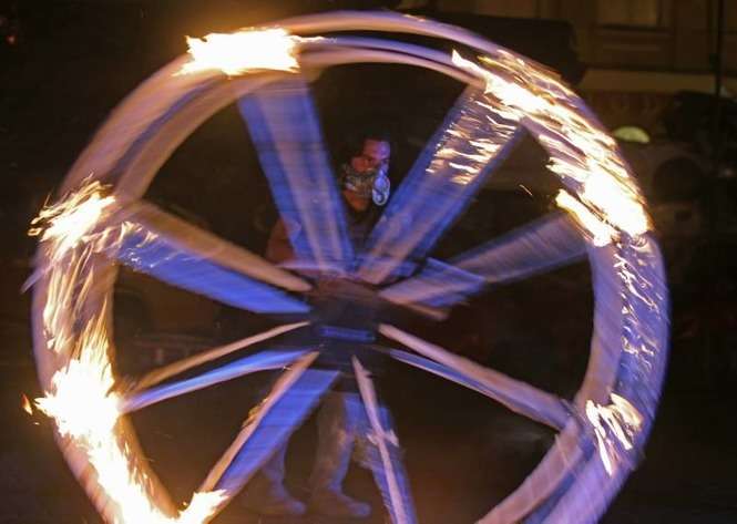 Carnaval Sztuk-Mistrzów: Fire Show - Autor: Maciej Kaczanowski