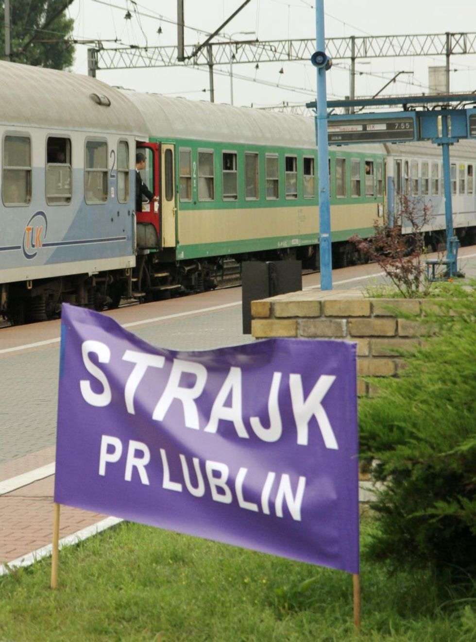  Strajk na kolei w Lublinie (zdjęcie 11) - Autor: Maciej Kaczanowski