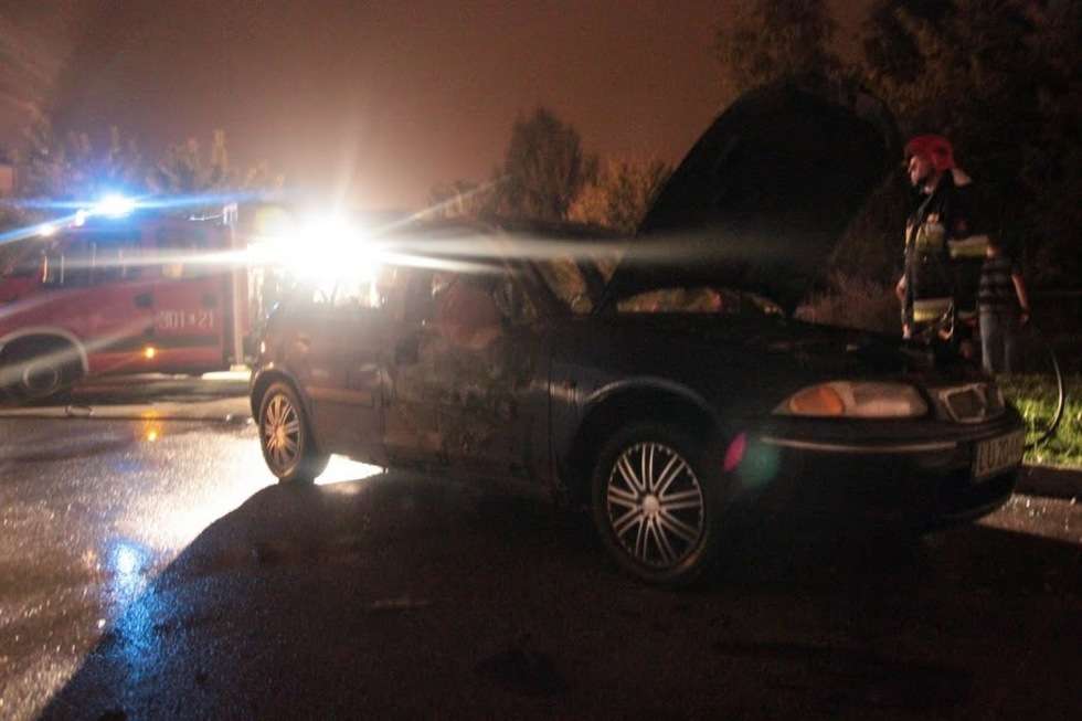  Pożar samochodów na Tymiankowej. Akcja gaśnicza (zdjęcie 17) - Autor: Tomasz Piekut