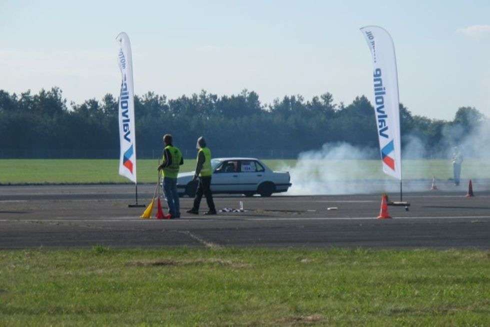  Drifting na lotnisku w Bialej Podlaskiej