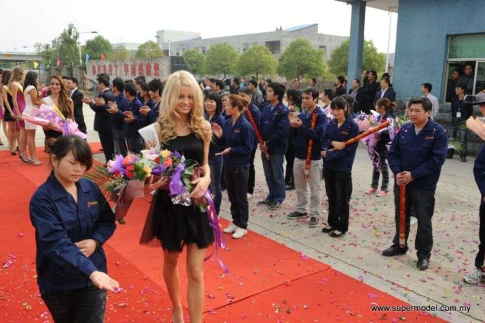  Amanda Warecka w Chinach (zdjęcie 10) - Autor: supermodel.com.my