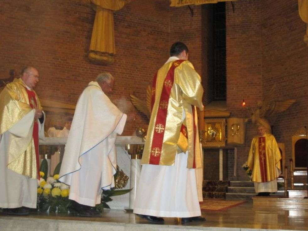  Biskup Macram Grassis z Sudanu koncelebrowal msze św. w bialskim Sanktuarium Milosierdzia Bozego. 