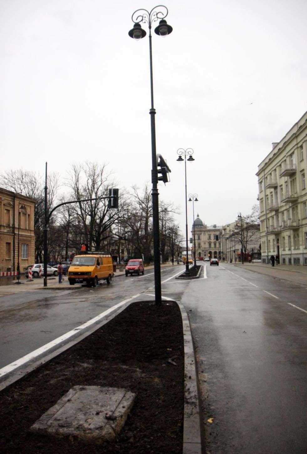  Nowością jest też dodatkowy przystanek przy ul. Dolnej 3 Maja zbudowany przy okazji przebudowy skrzyżowania z al. Solidarności. Będą się na nim zatrzymywać wszystkie autobusy jadące pod górę w stronę pl. Litewskiego. 