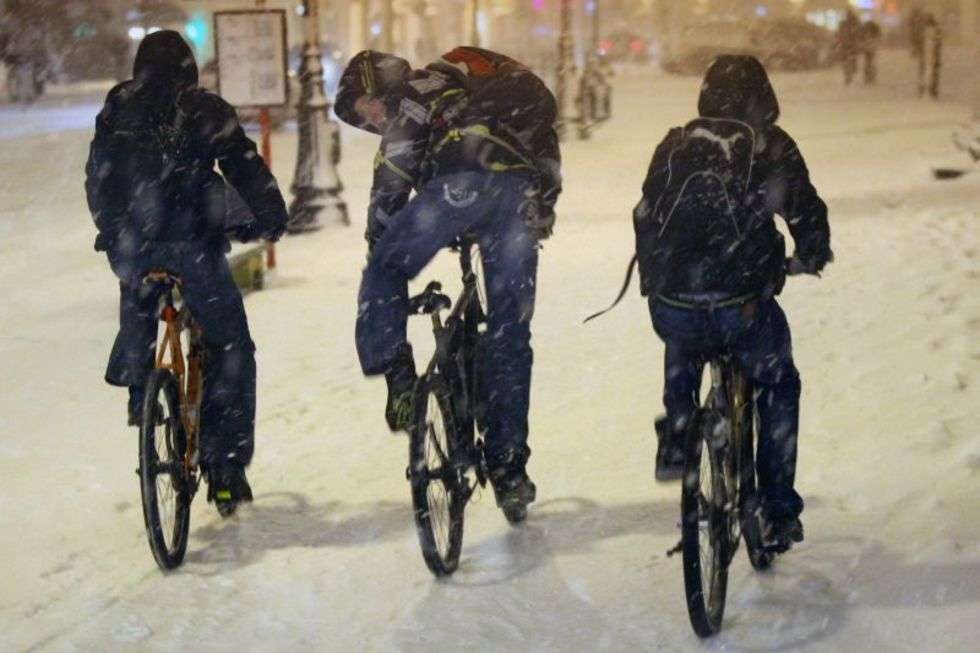  Sobotni cykliści na placu Litewskim