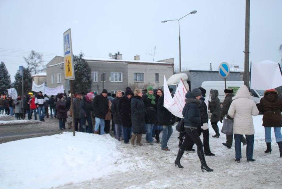  Protest rodziców przeciwko wygaszeniu Gimnazjum nr 3 w Chełmie