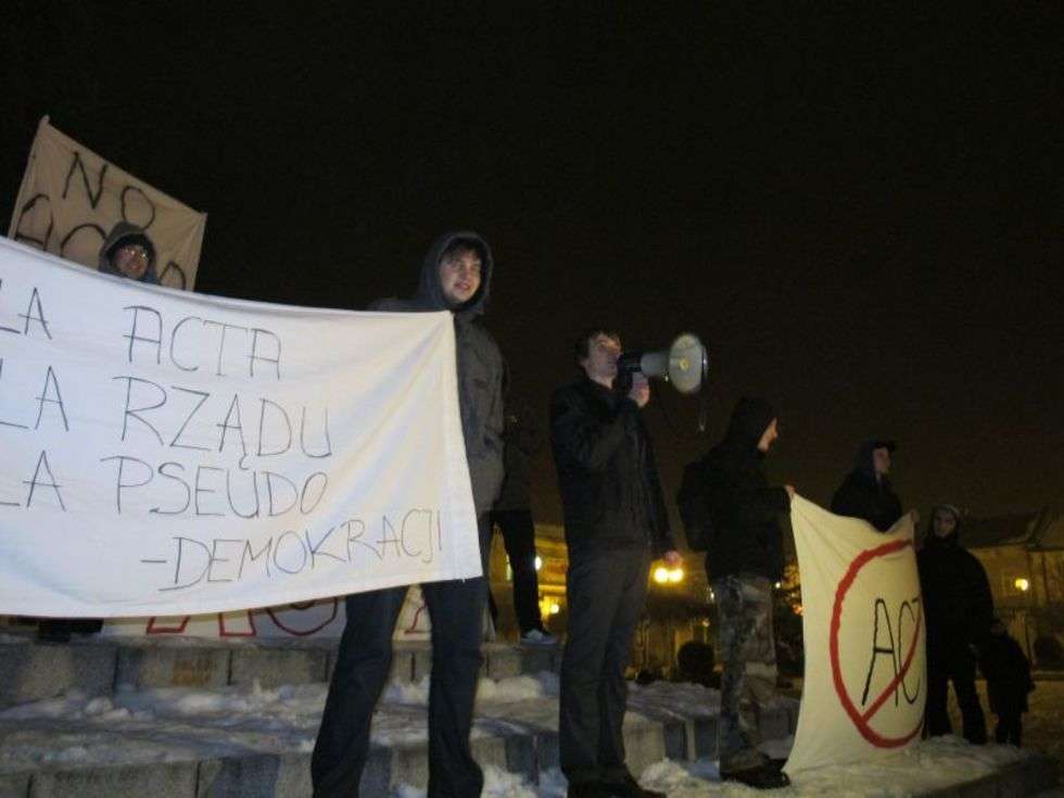  Protest przeciwko ACTA w Bialej Podlaskiej (zdjęcie 10) - Autor: Marek Pietrzela