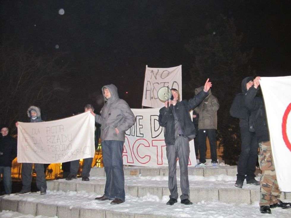  Protest przeciwko ACTA w Bialej Podlaskiej (zdjęcie 12) - Autor: Marek Pietrzela