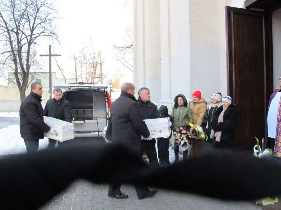  Pogrzeb ofiar pożaru w Białej Podlaskiej (zdjęcie 9) - Autor: Marek Pietrzela