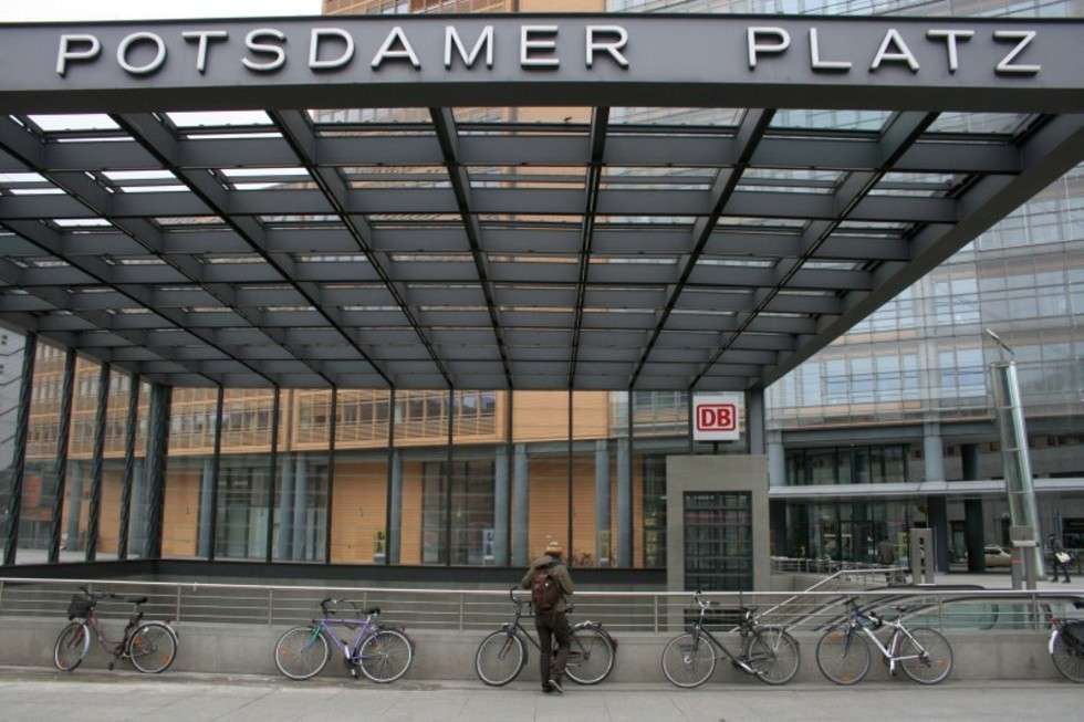  Podstamer Platz - jeden z głównych dworców przesiadkowych w centrum Berlina