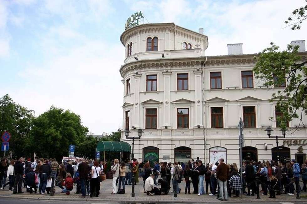  Kolejka przed hotelem Europa w Lublinie na casting do programu "Mam telent"
25 maja 2010 r.

