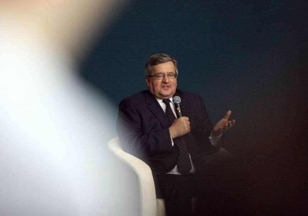  Prezydent Komorowski spotyka sie z młodzieżą (zdjęcie 3) - Autor: Jacek Świerczyński