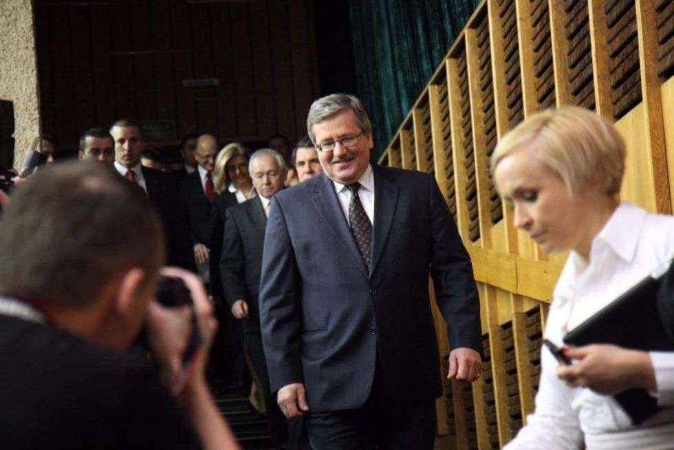  Prezydent Komorowski spotyka sie z młodzieżą (zdjęcie 4) - Autor: Jacek Świerczyński