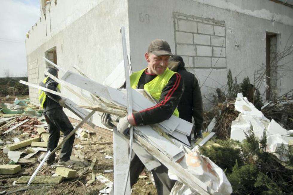  Wyburzanie domów pod obwodnicę (zdjęcie 2) - Autor: Maciej Kaczanowski