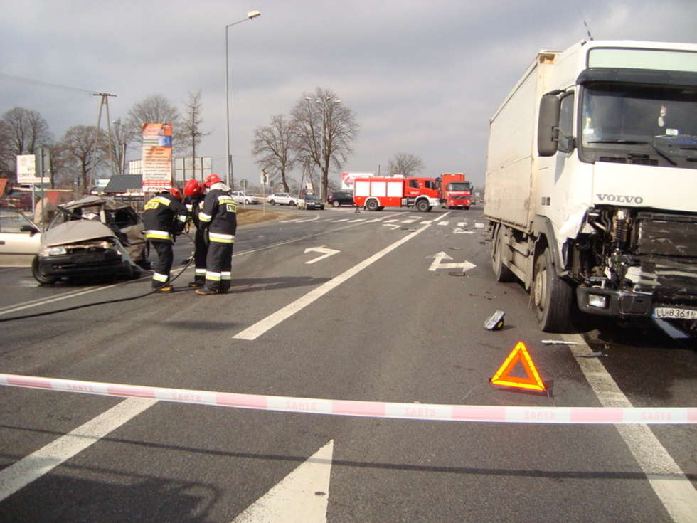  Tragiczny wypadek w Moszczance (zdjęcie 2) - Autor: KP PSP w Rykach
