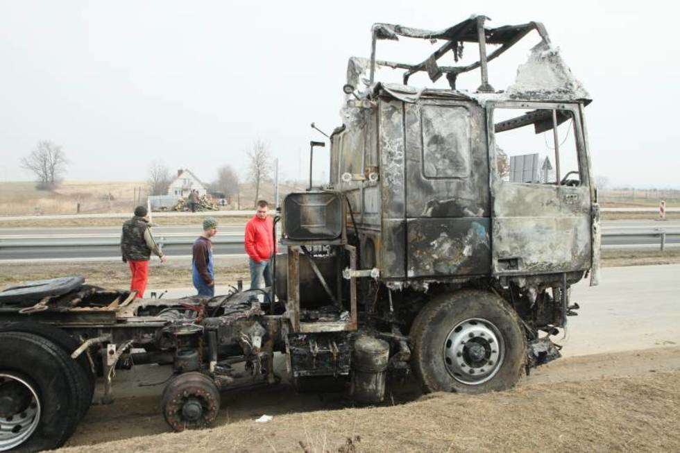  Pożar ciężarówki w Bogucinie (zdjęcie 10) - Autor: Maciej Kaczanowski