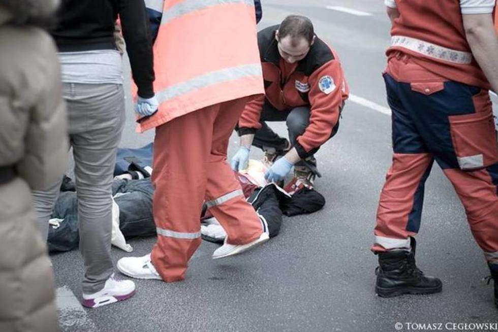  Wypadek na Lipowej: Zderzenie mazdy ze skuterem (zdjęcie 2) - Autor: Tomasz Cegłowski