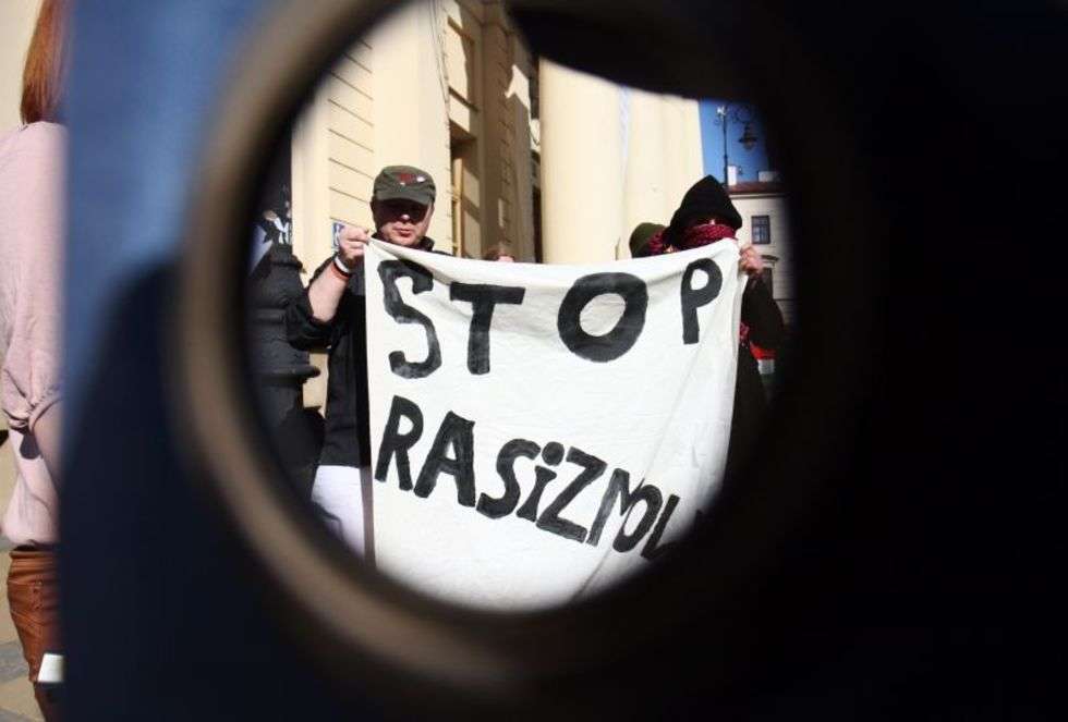  Demonstracja przeciwko rasizmowi (zdjęcie 2) - Autor: Jacek Świerczyński