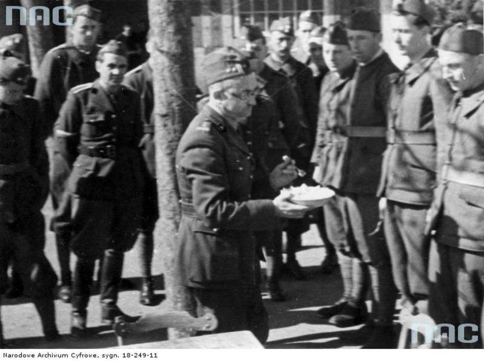  <p>Obchody Wielkanocy w Wojsku Polskim we Francji Data wydarzenia: 1940-03</p>