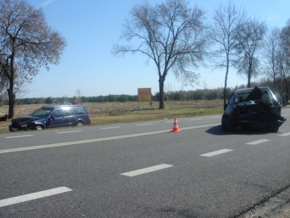  Wypadek w Woli Lisowskiej (zdjęcie 2) - Autor: Grzegorz Paśnik/KPP Lubartów