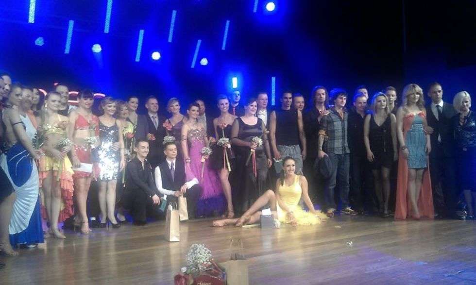  Pamiątkowe zdjęcie na koniec finałowej gali drugiej edycji Tańca z VIP-ami Dziennika Wschodniego