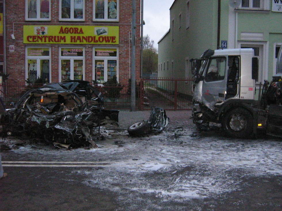  Wypadek w Tomaszowie Lubelskim (zdjęcie 3) - Autor: straż pożarna