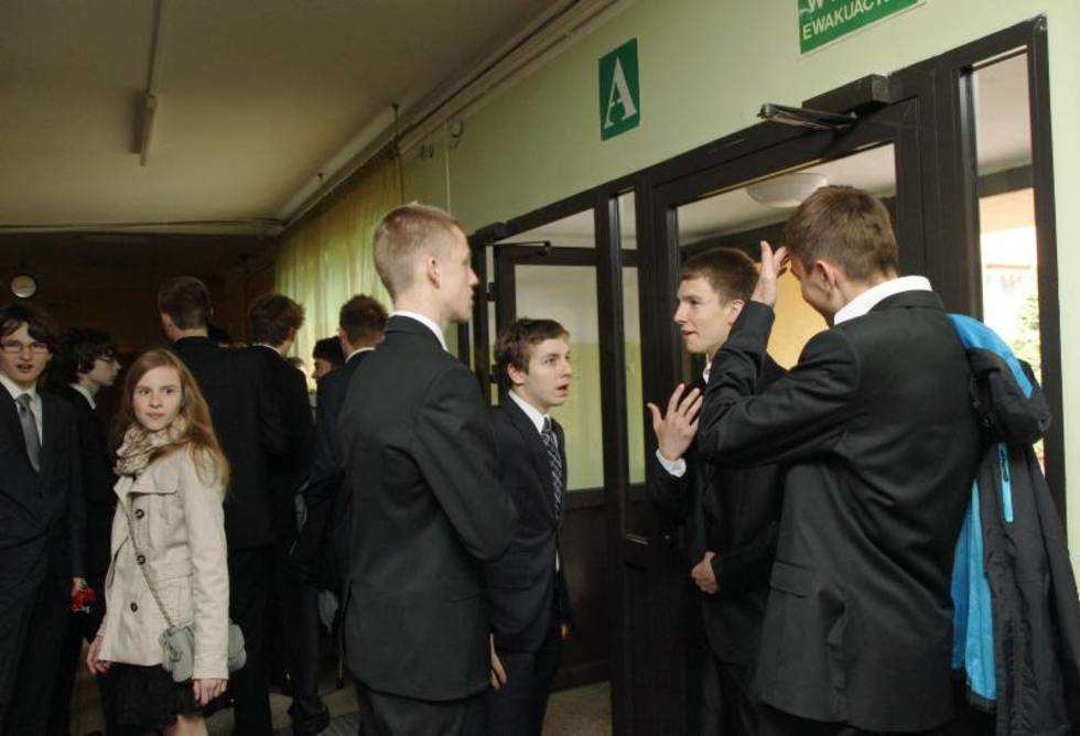  Testy gimnazjalne 2012 w gimnazjum Nr 10 (zdjęcie 9) - Autor: Maciej kaczanowski
