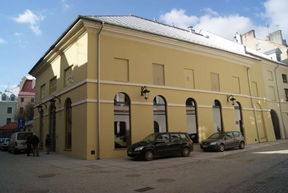  Było to prywatne przedsięwzięcie Łukasza Rodakiewicza. Obok swoje krakowskiego imiennika, Teatr Stary w Lublinie jest najstarszym budynkiem tego rodzaju w Polsce. 
