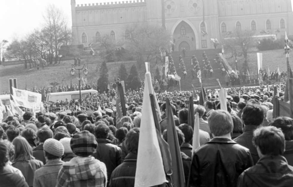  Tak się świecił 1 Maja 1981 roku w Lublinie (zdjęcia) (zdjęcie 14) - Autor: Maciej Kaczanowski