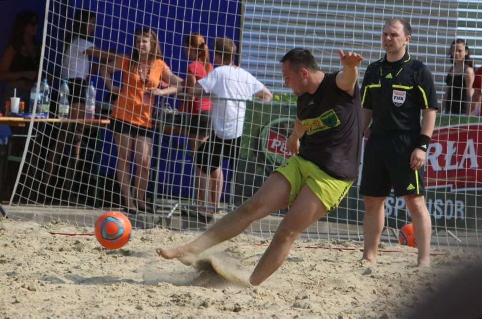  Bałtycka Liga Mistrzów w plażowej piłce nożnej (zdjęcie 13) - Autor: Wojciech Nieśpiałowski
