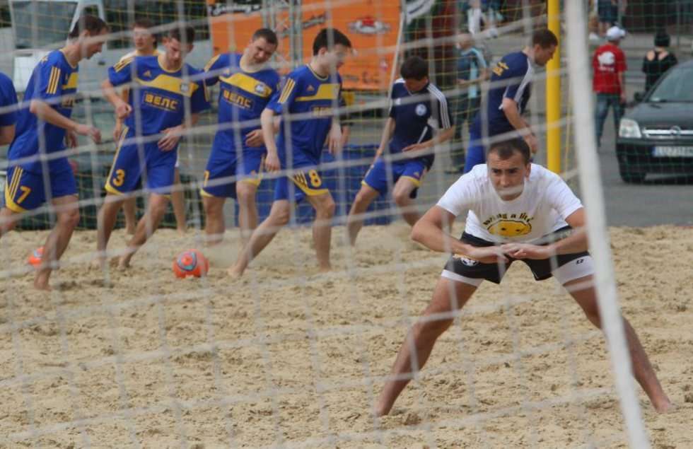  Bałtycka Liga Mistrzów w plażowej piłce nożnej (zdjęcie 17) - Autor: Wojciech Nieśpiałowski