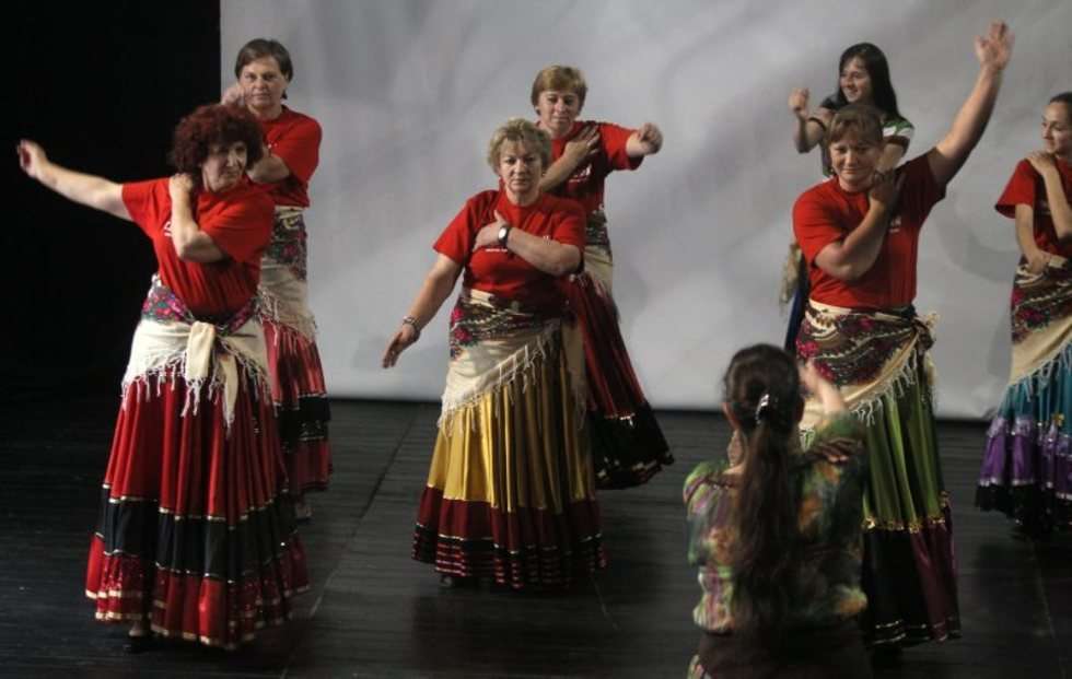  Taniec romski w Warsztatach Kultury (zdjęcie 15) - Autor: Wojciech Nieśpiałowski