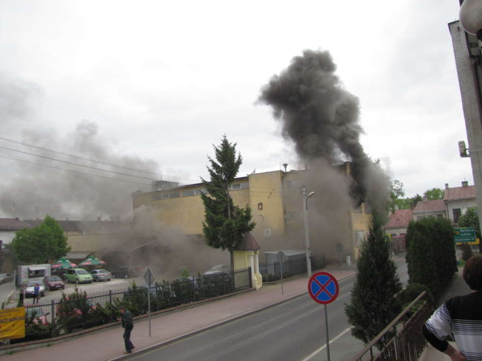  Pożar w Carrefour w Bychawie (zdjęcie 6) - Autor: Marek Matysek