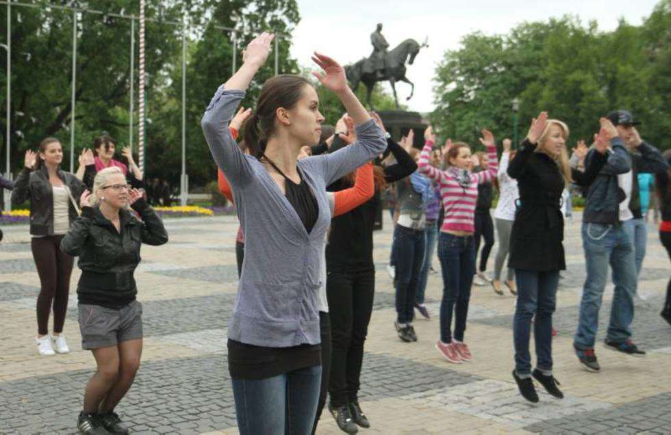  Flash mob: Tańczyli na pl. Litewskim w Lublinie (zdjęcie 9) - Autor: Maciej Kaczanowski