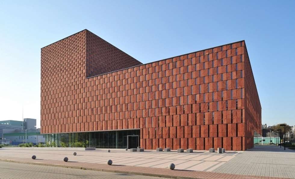  W kategorii 'Kultura i nauka' zwycięzcą został gmach Centrum Informacji Naukowej i Biblioteka Akademicka (CINiBA) w Katowicach zaprojektowany przez architektów z pracowni HS99.