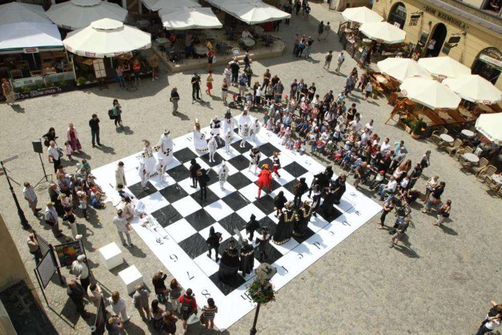  Żywe szachy na Starym Mieście w Lublinie (zdjęcie 1) - Autor: Maciej Kaczanowski