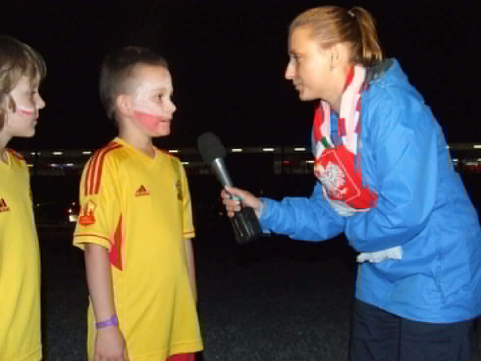  Euro 2012: Dzieci wyszły na boisko z piłkarzami (zdjęcie 11) - Autor: Andrzej Bondyra