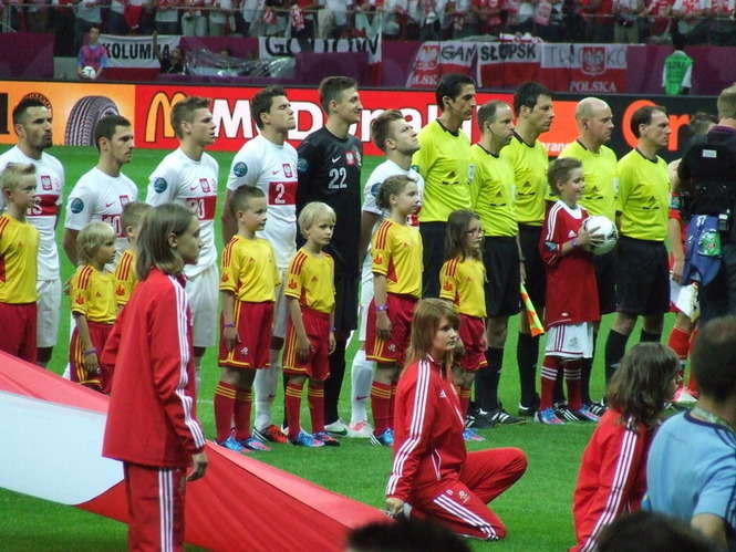 Euro 2012: Dzieci wyszły na boisko z piłkarzami
